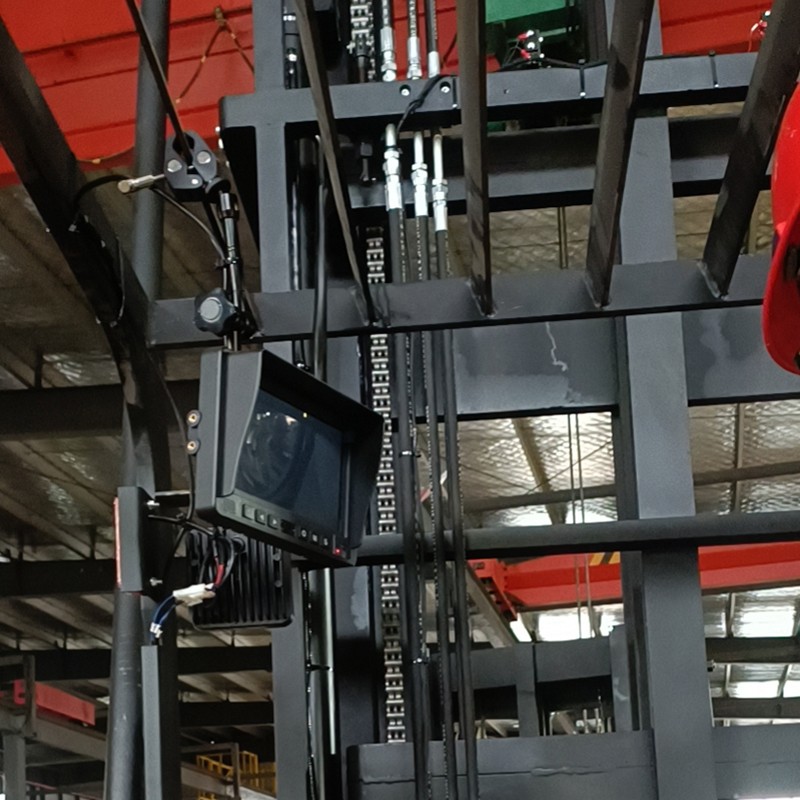 monitor lézerkamerás magas emelésű targoncával