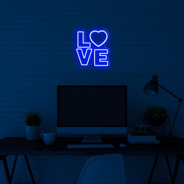 Neon LED tábla a falon - 3D logó LOVE - 50 cm-es méretekkel