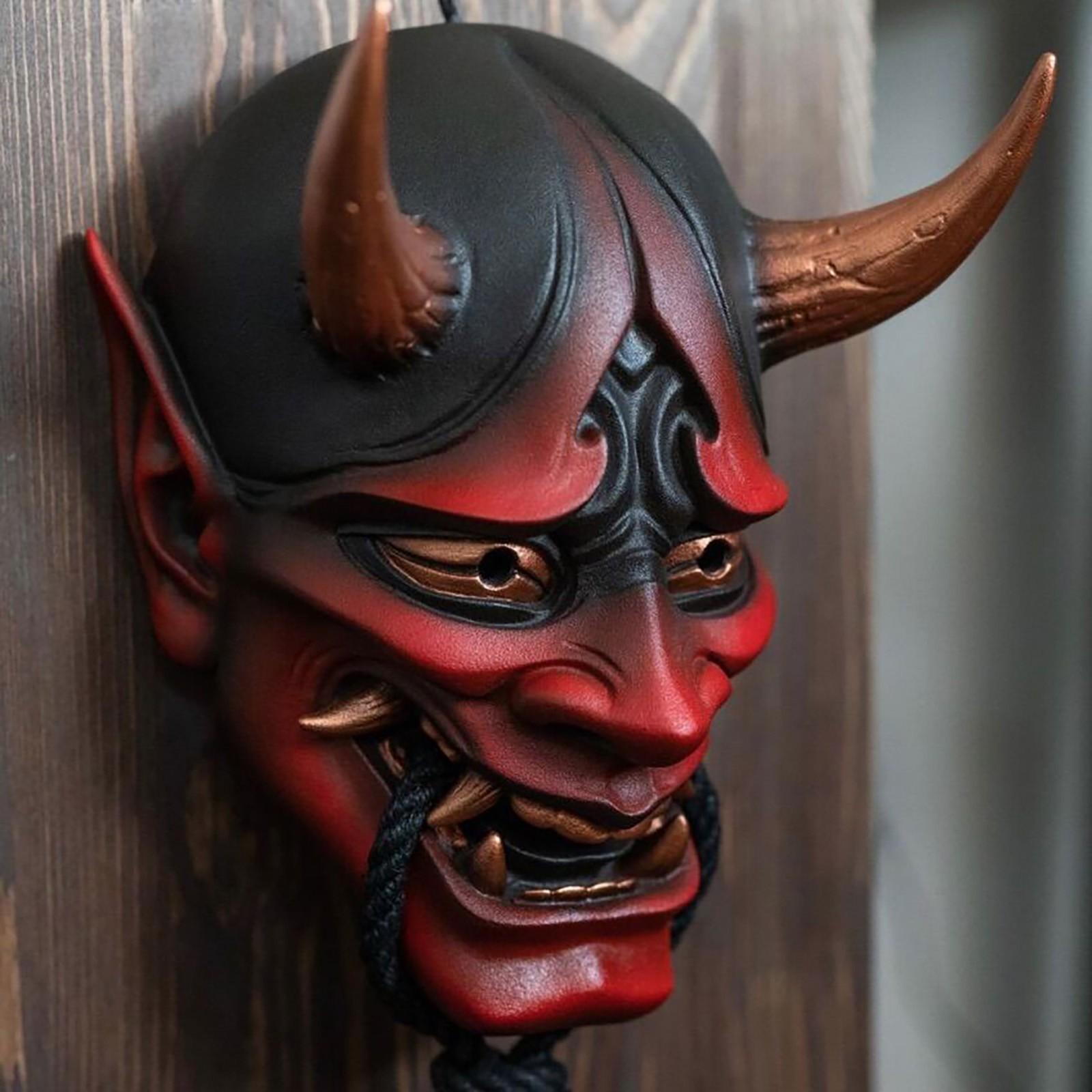 Japán démon maszk az arcon karnevál