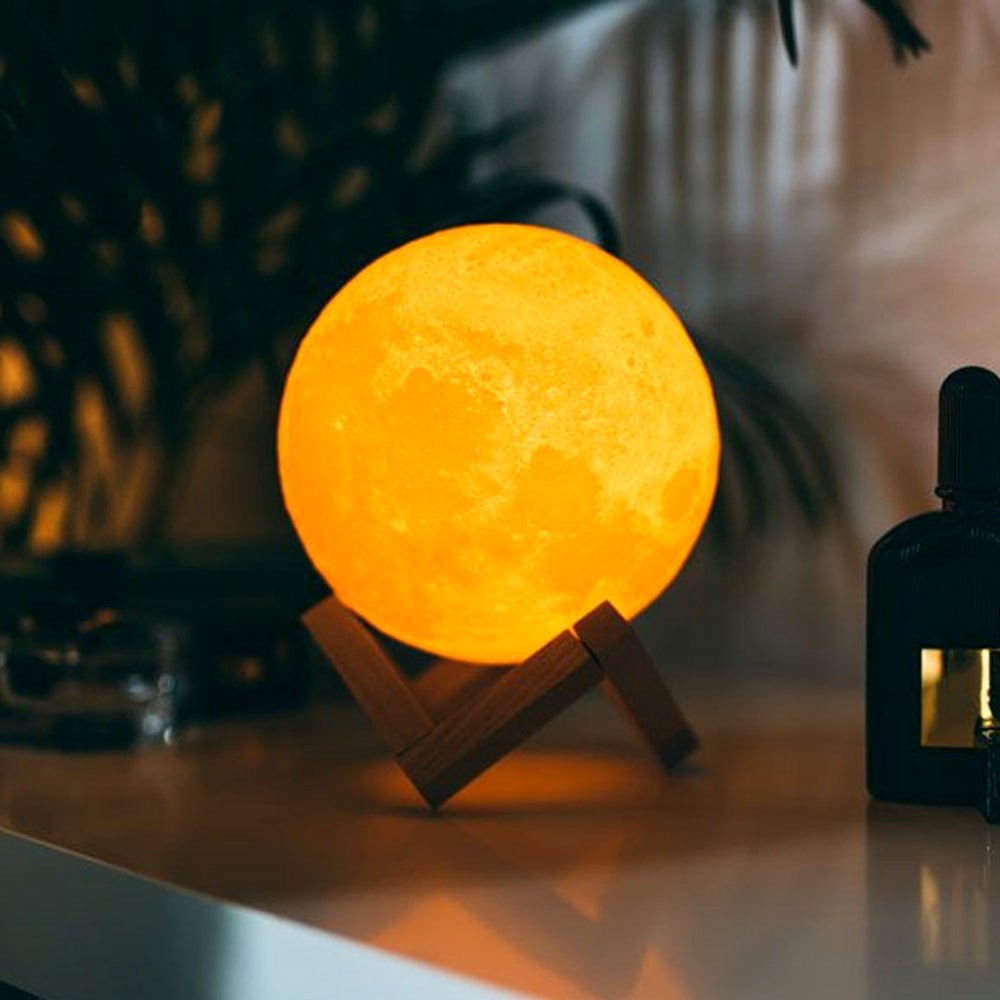 3D hold - érintő lámpa a hálószobába